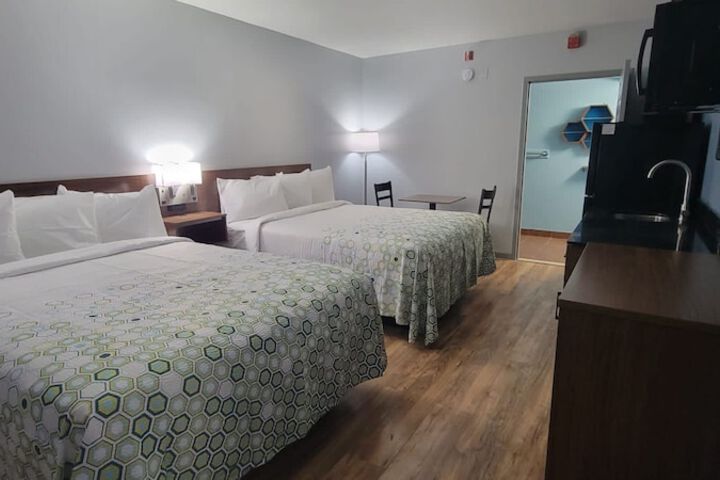 ADA Accessible Studio 2 Queen Beds with Walk in Shower (4 of 8)