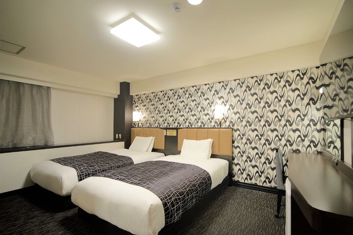 Room 13 of 53