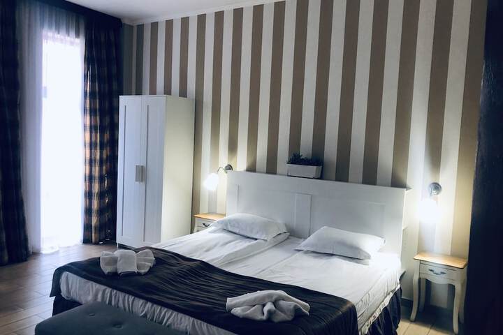 Room 70 of 97