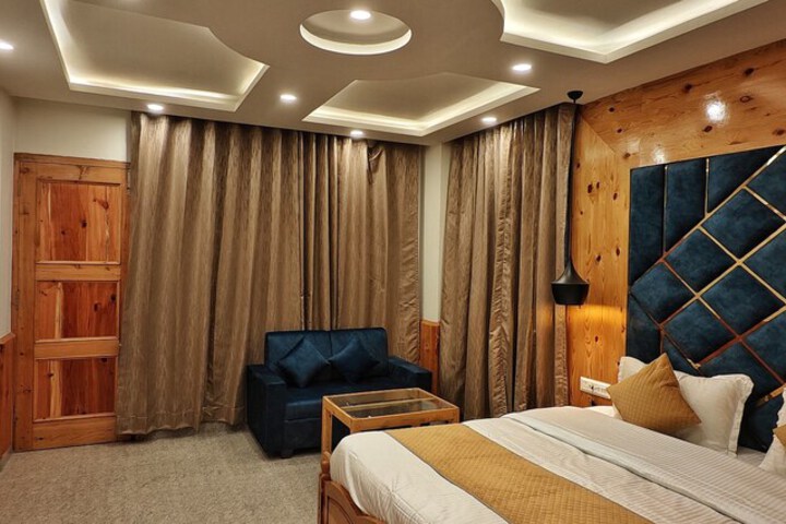 Room 10 of 38