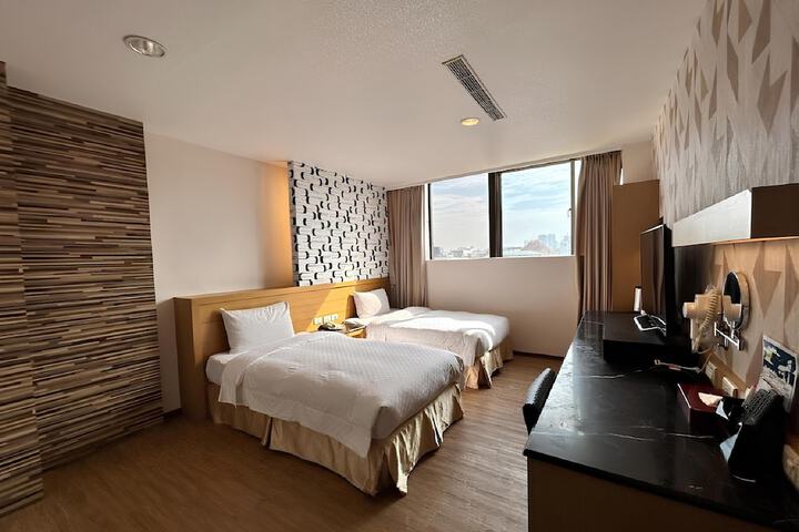 Room 9 of 48