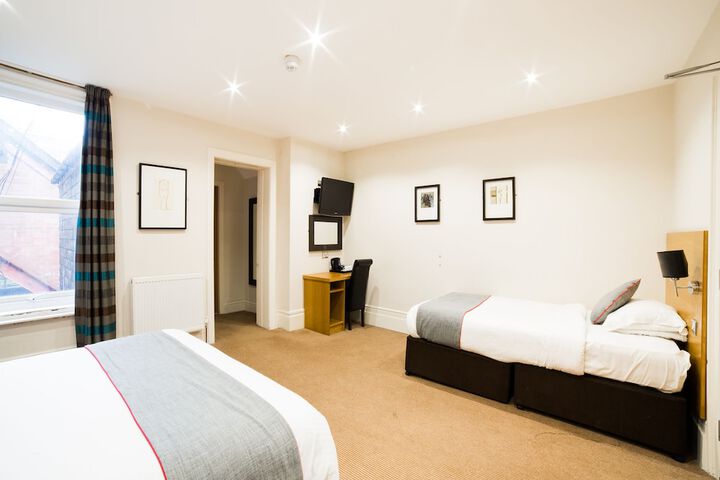 Room 19 of 48