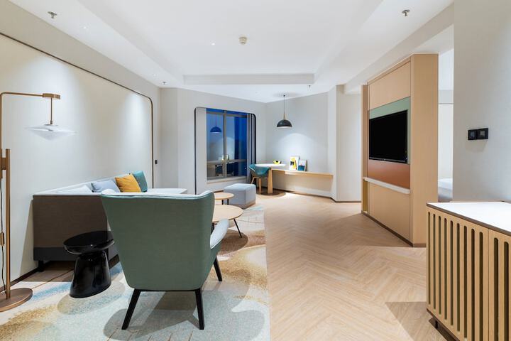 Room 5 of 65