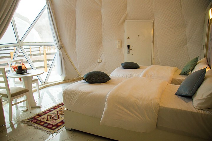 Room 15 of 37