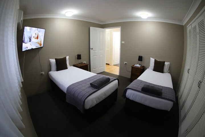 Room 22 of 199
