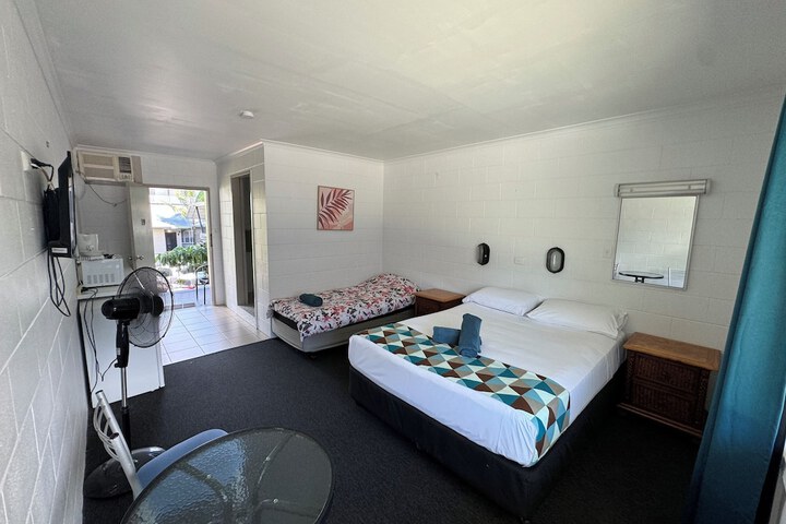 Room 3 of 47