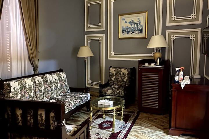 Room 12 of 24
