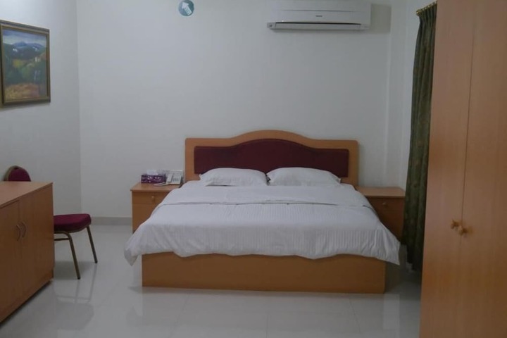 Room 8 of 19