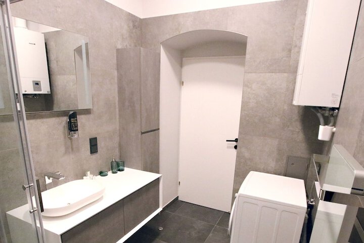 Room 63 of 83