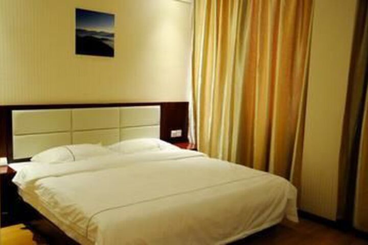 Room 3 of 7
