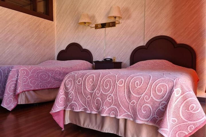 Room 4 of 14