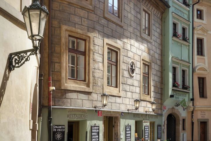 Black Star Suites