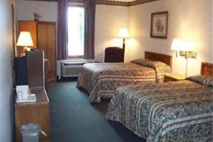 Room 10 of 16