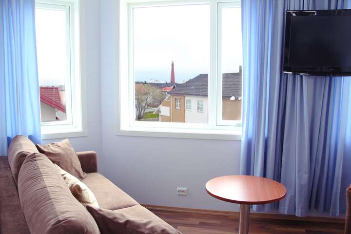 Room 9 of 34