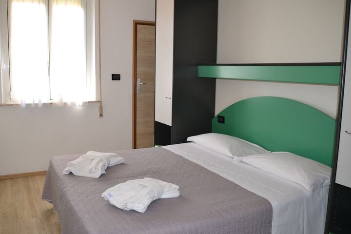 Room 19 of 37