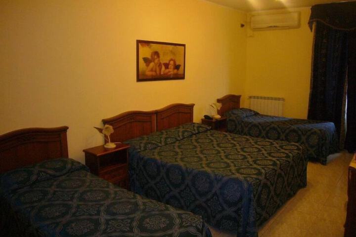 Room 12 of 35