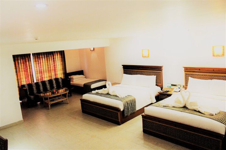 Room 43 of 143