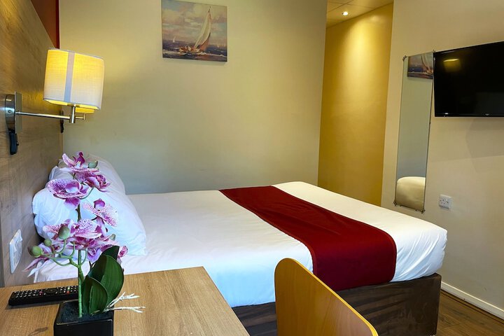 Room 9 of 22