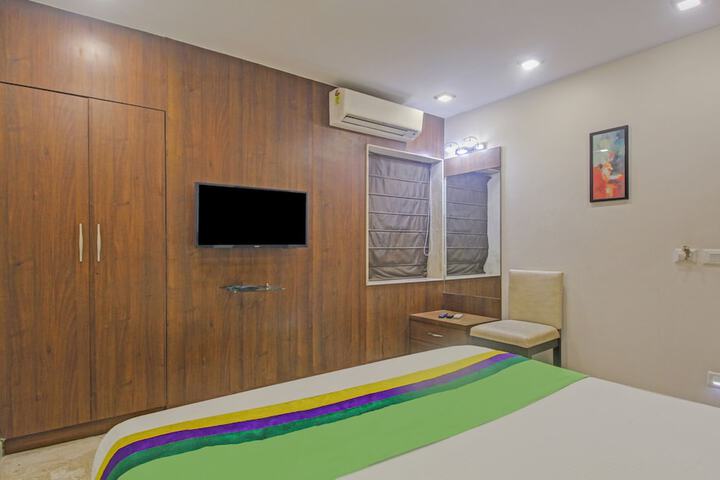 Room 33 of 69
