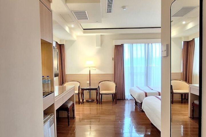 Room 53 of 74