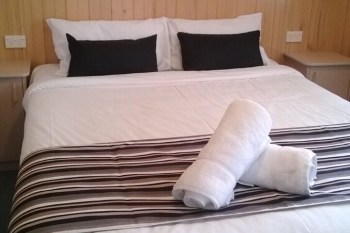 Room 4 of 34