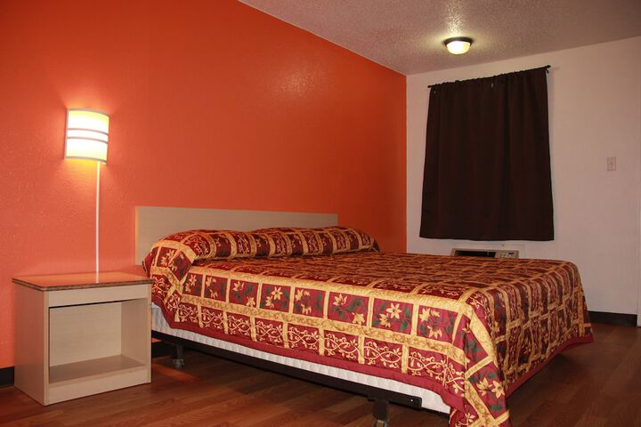 Standard | King Bed (9 of 10)