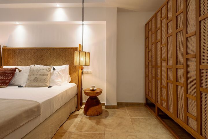 Room 80 of 130
