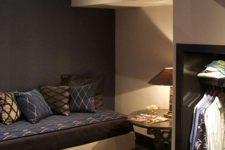 Room 93 of 161