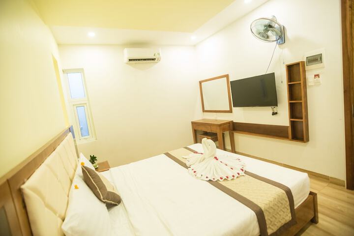 Room 9 of 34