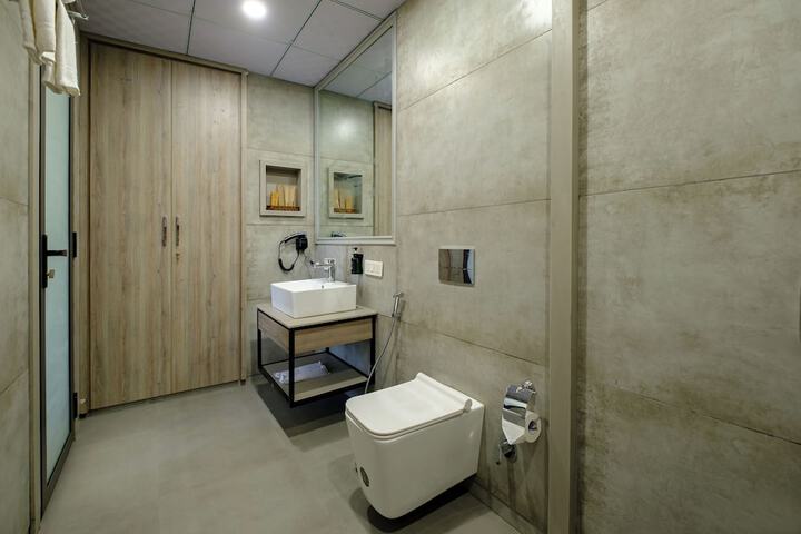 Room 33 of 81