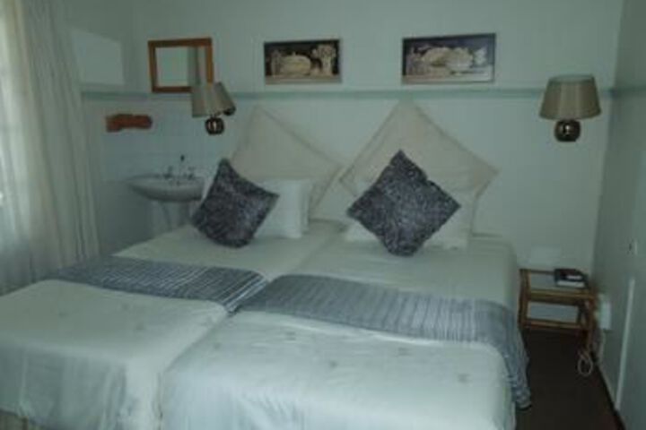 Room 6 of 14