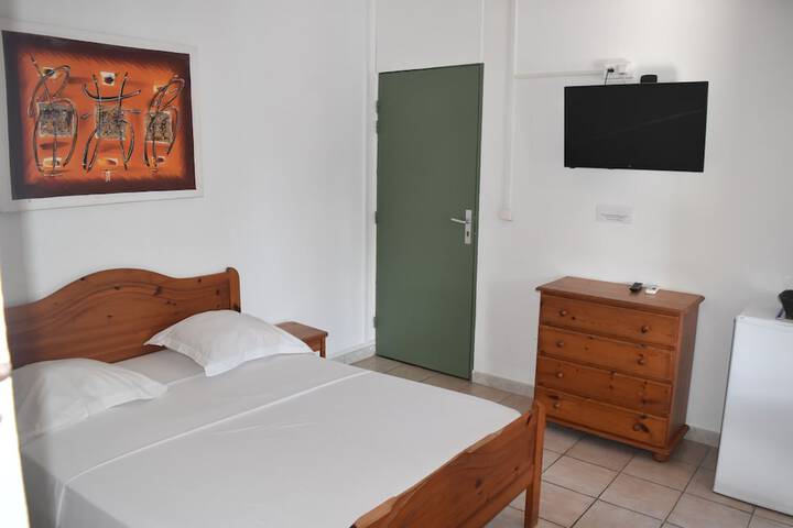Room 6 of 38