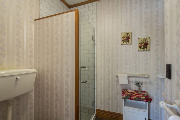 Room 25 of 65