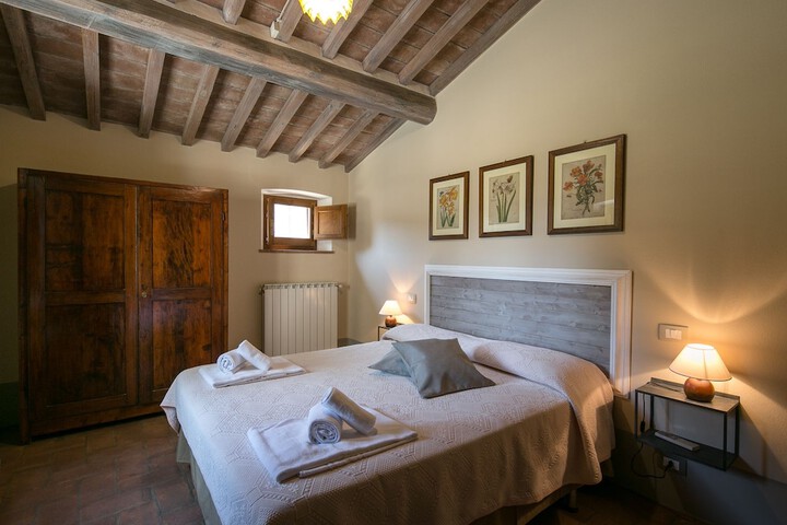 Room 4 of 40