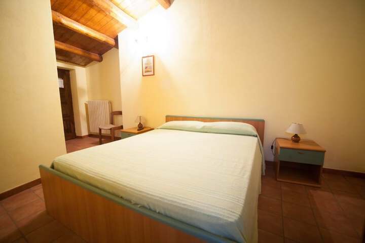 Room 4 of 39