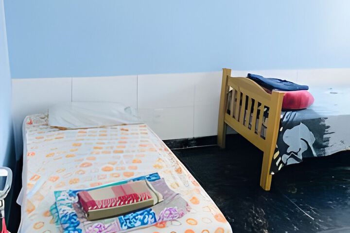 Room 2 of 50
