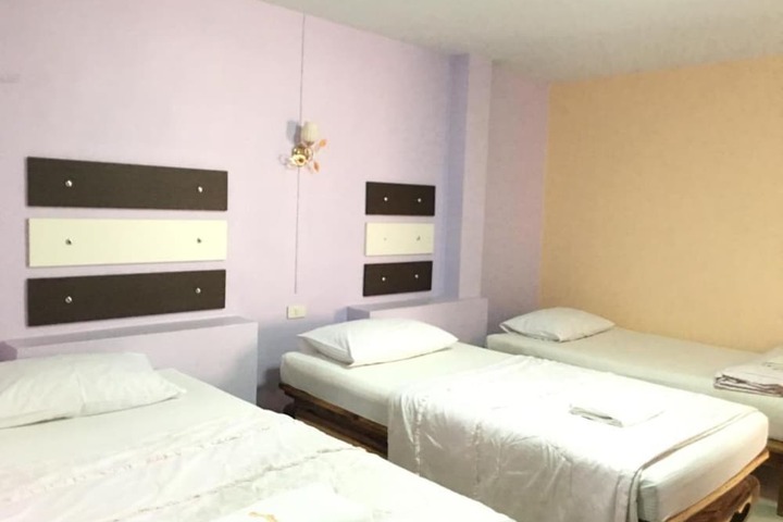 Room 3 of 27
