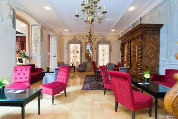 Entrance & Lobby