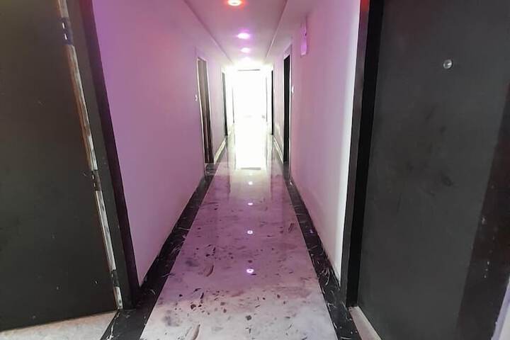 Hotel 8 of 9