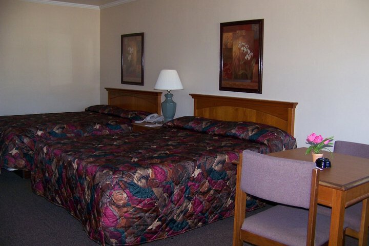Room 4 of 16