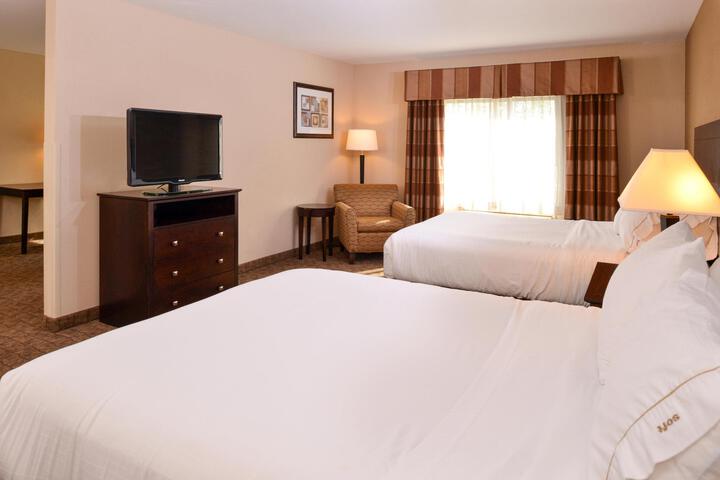 Standard 2 Queen Beds Extra Floor Space (14 of 19)