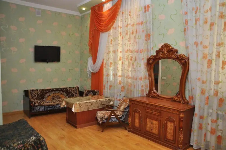 Room 3 of 13