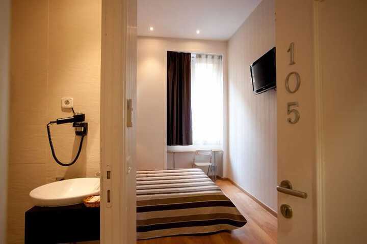 Room 13 of 52