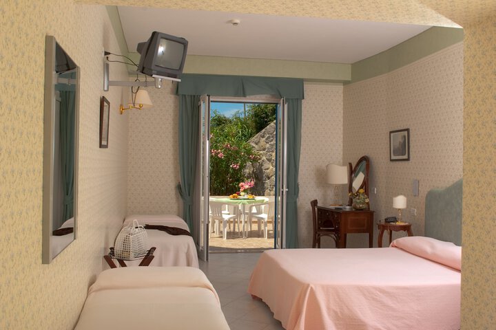 Room 3 of 69