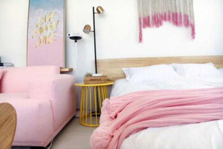 Room 3 of 20