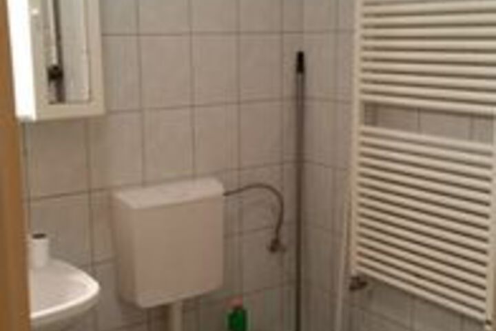 Room 2 of 29