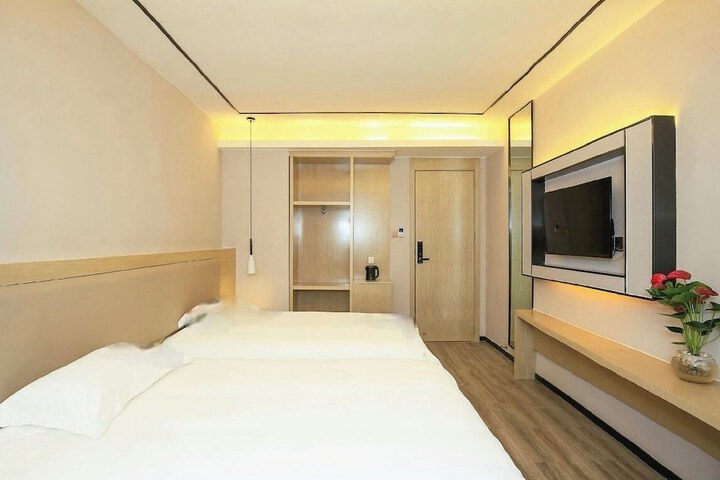 Room 18 of 20