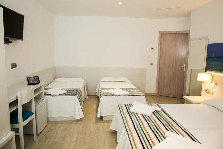 Room 18 of 143