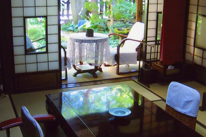 Room 4 of 43