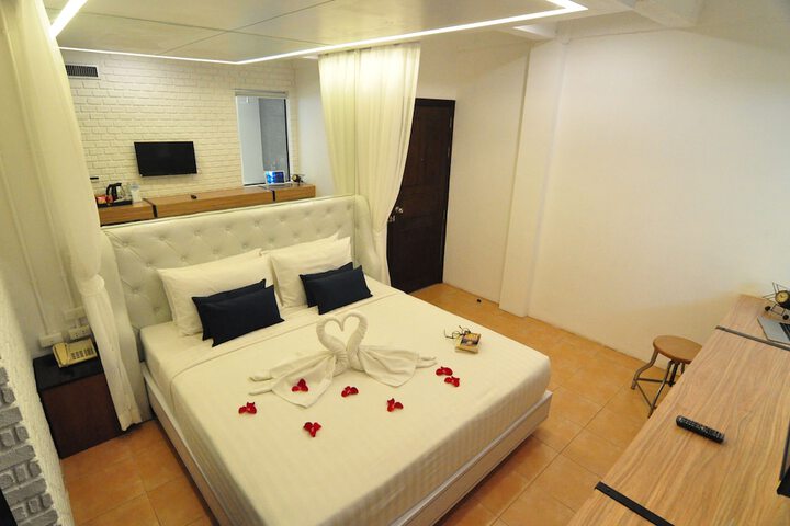 Room 9 of 40